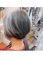 ★お白髪活かしたショートボブ★