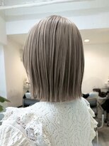 ヲタク(wotaku.)&nbsp;ミルクティーグレージュオリーブグレー切りっぱなしボブ外はね