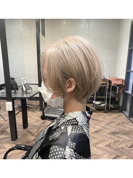 アンジェリカ バイ マジョラム(ANGELICA by marjoram) 20代30代40代大人可愛い丸みくびれショート（TETSUYA）