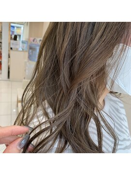 アッシュ 北千住店(Ash) ミルクティーグレージュ