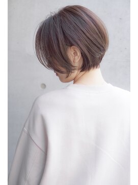ロジ イン トゥバレー(LOWG in TOWVALLEY) 大人女性の丸みが可愛いショートボブ