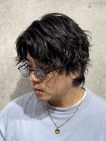 ブルニール 心斎橋(BLEUNIR)&nbsp;センターパート七三ツーブロックビジネススパイラルパーマ