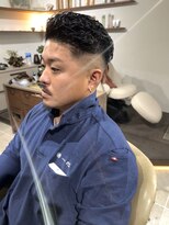 シラス(SiLasu)&nbsp;オールバックフェードカット×ルーズパーマ