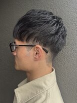 ヤスムラ(YASUMURA)&nbsp;シャープな束感と柔らかなシルエットを融合させた、王道マッシュ