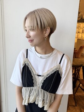 ルッツ(Lutz. hair design) 7/29 ショートカット ブロンド ベージュ【千代田彩夏】
