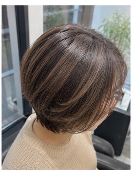 アースオーセンティック 小平店(EARTH Authentic) 前下がりショートボブ