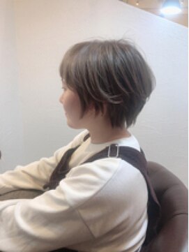 スーリール 姪浜店(Sourire) 【Ｓｏｕｒｉｒｅ】イルミナミニマムボブ3Dカラー【神田 】