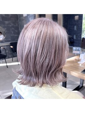 ラウル(Laulu) 究極のハイトーン。ホワイトカラー♪