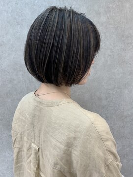 エニル(enil) ＊大人ハイライト×丸みショートボブ
