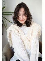 マグノリア オモテサンドウ(MAGNOLiA Omotesando)&nbsp;くしゃっとくせ毛風長めバング愛されミディ・・・HINATA