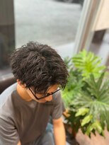 ヘアーワークス ボナ(HAIR WORKS bona.)&nbsp;ツイスパ×ショートセンターパート ダウンパーマ/ツーブロック