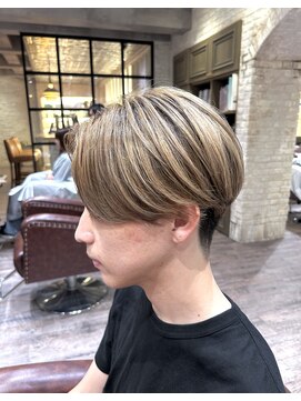 エルト 四条烏丸(elto) センターパート×ブリーチカラー