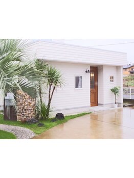 閑静な住宅街に、ゆったり寛げる隠れ家リゾート風サロン【olu'】がOPEN！特別なサロンタイムを過ごして＊