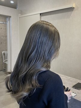 オリーブグレージュ