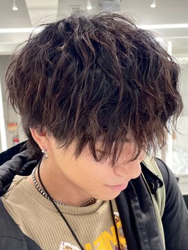 アールプラスヘアサロン(ar+ hair salon) ウェーブウルフショート
