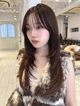 リコバイアフロート(riko by afloat) レイヤーカット/ハッシュカット/ベージュカラー