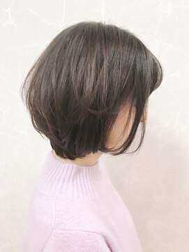 リルアーチ(Lillarch) 20代にオススメ☆/前上り柔らかボブ♪