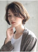 大人かわいい ショートパーマ 大人ガーリー ネイビージュ 黒髪