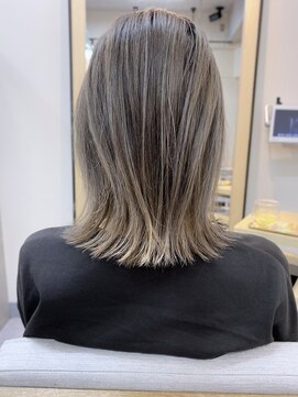 リノショアーズ 日本大通り店(RINOSHORES) ブリーチダブルカラー外ハネボブ外国人風ブロンド多川誠太