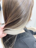 ヘアポジション 横手(HAIR Position) ホワイトインナーカラー