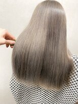 ヴィフ 大船(VIF)&nbsp;ブリーチ必須！グレーアッシュ(ハイトーンカラー、ケアブリーチ)