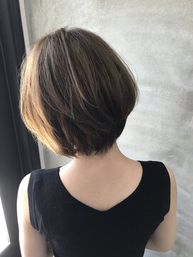 ルーブ(Roove) スモーキーベージュ×丸みショート