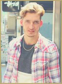 ニュアンスマッシュかき上げヘアフェードカットシルバーカラー