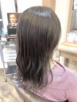 アルターリール(aL ter Rire) 黒髪/グレーベージュ/レイヤーロング/前髪パーマ /中村郁未