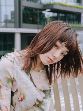 リノ 金山(Rino) デザインカラー/レイヤーカット/ウェットヘア/オリーブベージュ