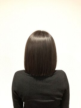 リバティ 登戸(Liberty) 切りぱなしボブ×アッシュカラー