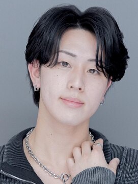 アルム 代官山 恵比寿(ARUIM) ナチュラル毛流れツーブロックフェザーパーマセンターパート