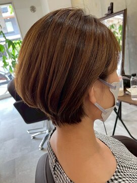 リブレイズ 京都三条店(Live raise) 40代大人女性に人気◎小顔効果のあるショートボブ／白髪ぼかし