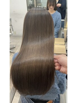 エラ(Ella) 髪質改善×ブラウンベージュ艶カラー