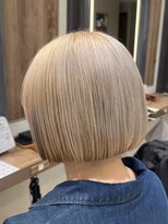 ケンジ 横須賀中央(KENJE)&nbsp;ミルクティーブロンドＷカラーブリーチカラー抜きっぱなし