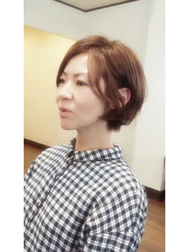 ヘア キィー(hair key) やんわりカールの前髪長めボブ