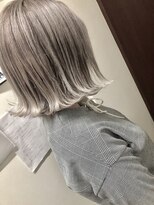 ヘアーメイクポリッシュ 大久保店 ホワイトカラ―