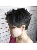 ハンサム耳出しショート