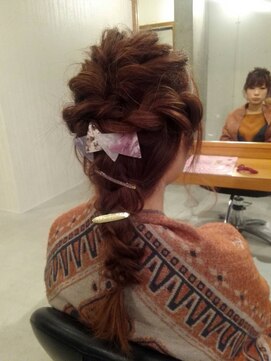 アルベリーヘアーアンドスパ 掛川中央店(ALBELY hair&spa) 編みおろしダウンスタイル