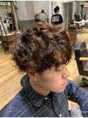 エッジをきかせたスパイラルパーマ♪