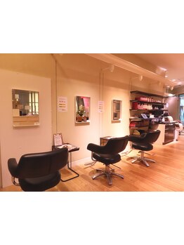 【白髪染め専門◇】短時間・低価格だから、お買い物の合間にも気軽に立ち寄れて通いやすい♪