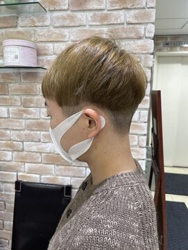 マニッシュ 三鷹駅前店 刈り上げショート×ブリーチカラー【17】
