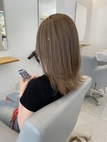 プリュム(Plume) 透明感ミルクティーカラー