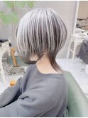 アンブレラカラーホワイト/ウルフカットロング