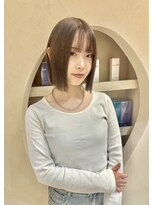 ヒビヲ 天神警固(HIBIO) ショートボブ切りっぱなしボブタッセルボブブリーチダブルカラー