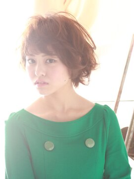 髪質改善と縮毛矯正の専門店 サンティエ(scintiller) 【 scintiller】凛とした表情を演出するウェーブスタイル