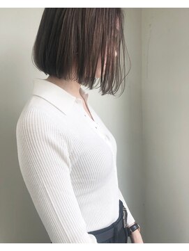 ヨロヘアー(YOLO hair) 透明感イルミナカラーシアベージュボブ
