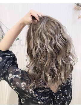 アッシュ 高幡不動店(Ash) 【Ash高幡不動店×山崎】３Dハイライトブロンドカラー