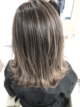 ヘアースタジオ ゼン(hair studio Zen) ハイライトバレイヤージュ【MAYURI】