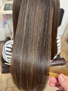 グロウ レランテ(GLOW lelante) 艶髪 髪質改善ストレート