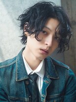 ライラ(Lyla)&nbsp;色気と抜け感　色が香る無造作ハンサムプチウルフ